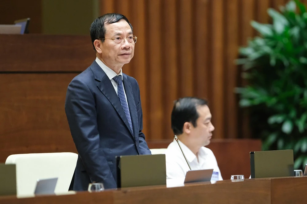 Bộ trưởng Bộ TT&TT Nguyễn Mạnh Hùng. Ảnh: Quochoi Bộ trưởng Bộ TT&TT Nguyễn Mạnh Hùng. Ảnh: Quochoi