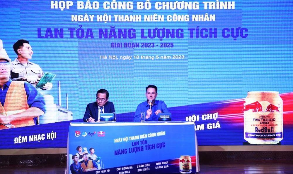 Anh Nguyễn Kim Quy, Phó chủ tịch Thường trực Trung ương Hội Liên hiệp thanh niên Việt Nam trả lời câu hỏi của báo chí.