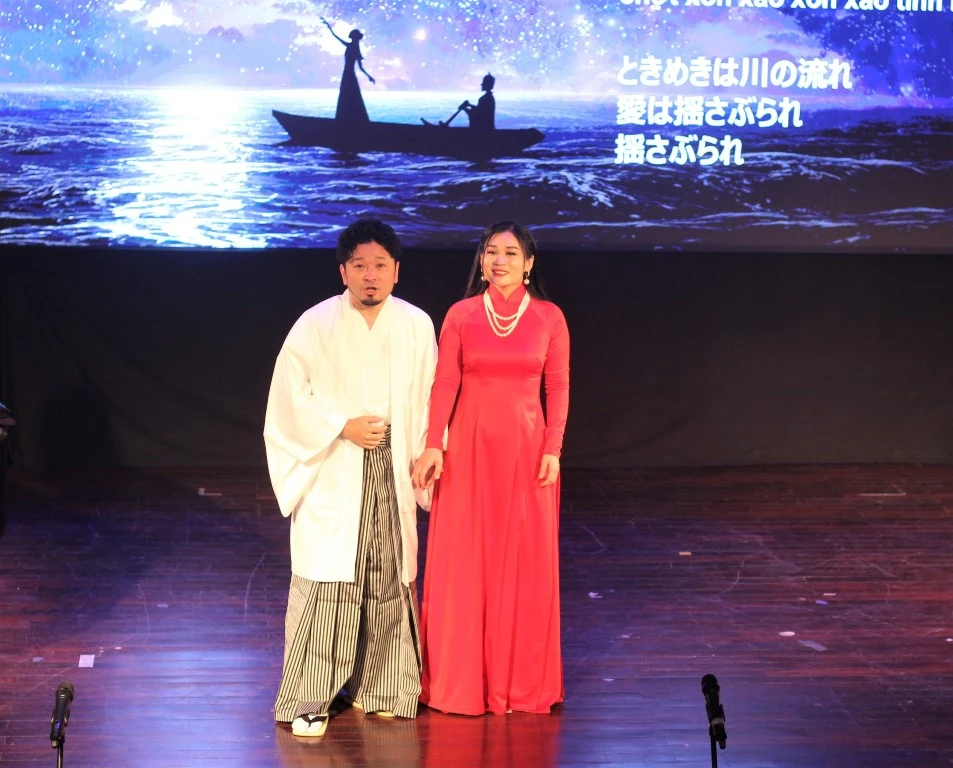 Để hát được tiếng Việt các nghệ sĩ đến từ xứ sở Hoa anh đào cũng phải dành nhiều thời gian luyện tập và khám phá sự thú vị của ngôn ngữ.