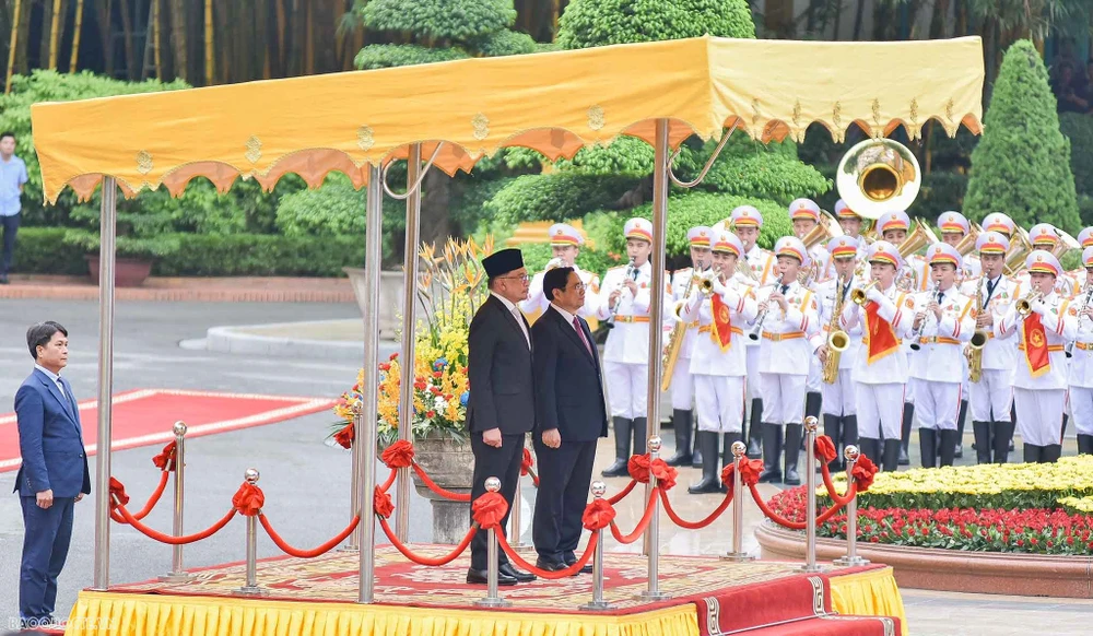 Thủ tướng Phạm Minh Chính chủ trì Lễ đón Thủ tướng Malaysia - Anwar Ibrahim và Phu nhân. Ảnh: TG&amp;VN.