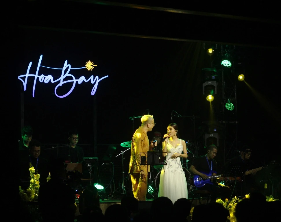 Ca sĩ Hà Nhi có màn song ca ấn tượng với Dũng Hà Hakota. Ảnh: VIẾT THỊNH.