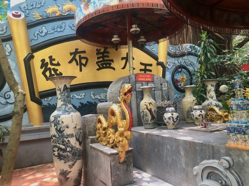 Phần chữ Hán bị ghi nhầm lỗi chính tả khi dịch ra tiếng Việt. Ảnh: VT.