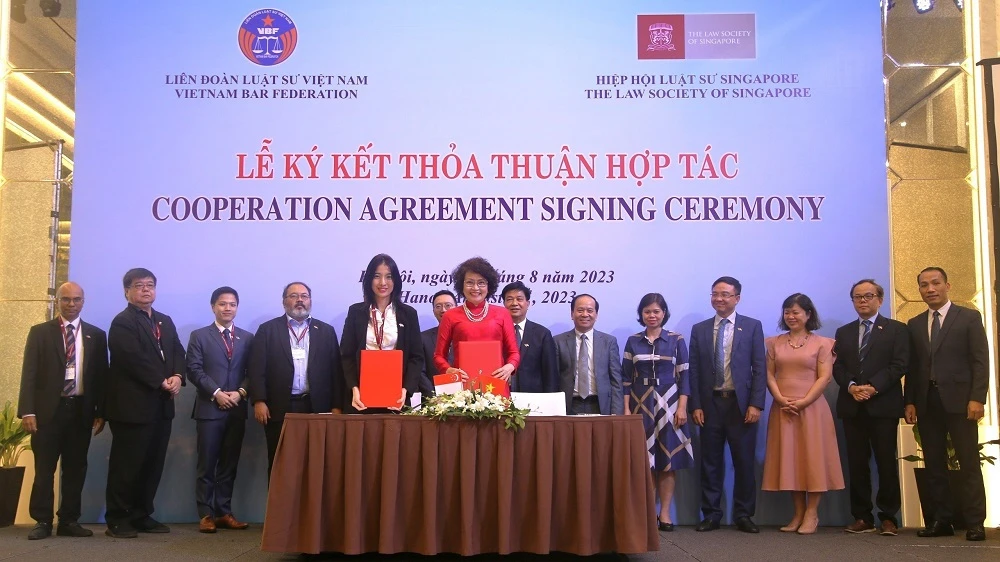 Lễ ký kết đánh dấu thời kỳ hợp tác mới giữa nghề luật sư của hai nước. Ảnh: TT.