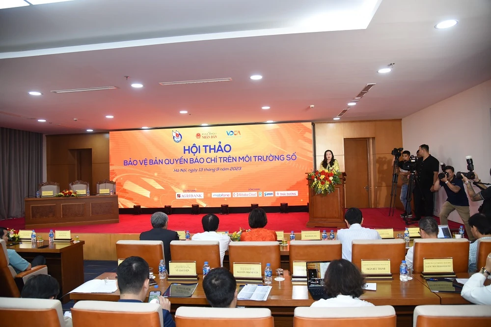 Tổng Biên tập Báo Đại biểu Nhân dân Phạm Thị Thanh Huyền cho rằng quá trình chuyển đổi số báo chí cũng gặp nhiều khó khăn, nhất là vấn đề bản quyền trên môi trường số. Ảnh: QK Tổng Biên tập Báo Đại biểu Nhân dân Phạm Thị Thanh Huyền cho rằng quá trình chuyển đổi số báo chí cũng gặp nhiều khó khăn, nhất là vấn đề bản quyền trên môi trường số. Ảnh: QK