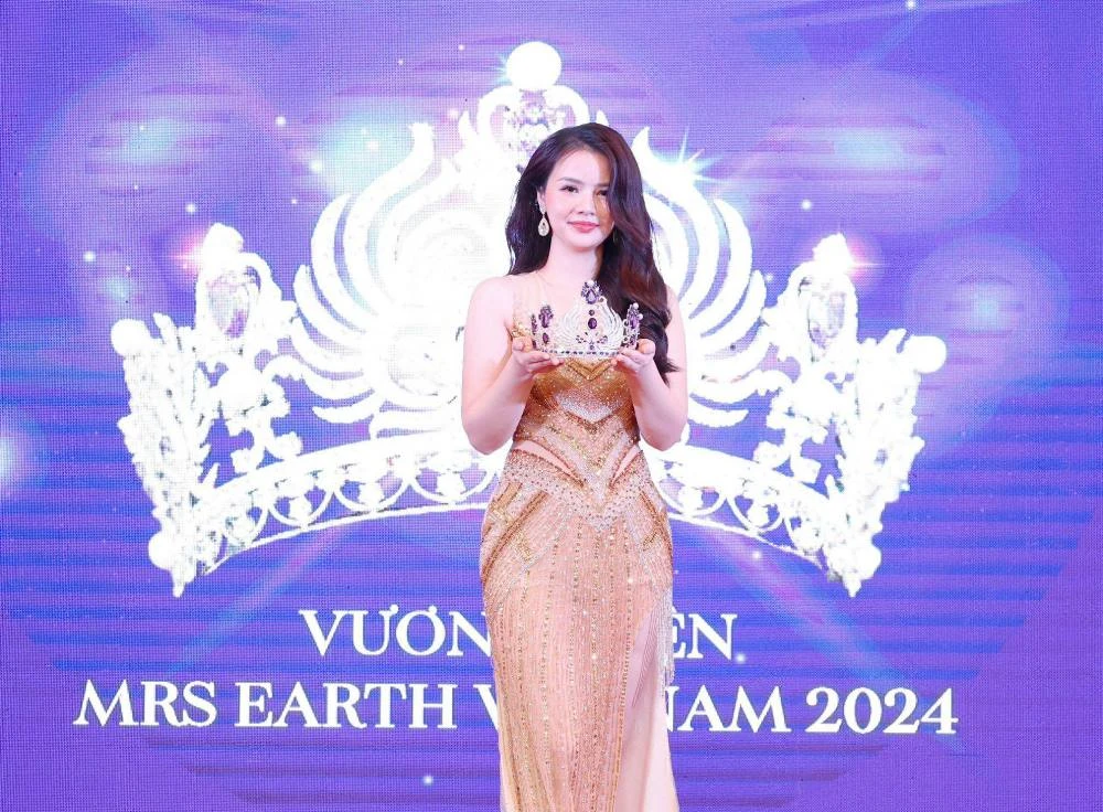 hoa-hau-quy-ba-trai-dat-viet-nam-2024-truyen-di-thong-diep-bao-ve-moi-truong.jpg