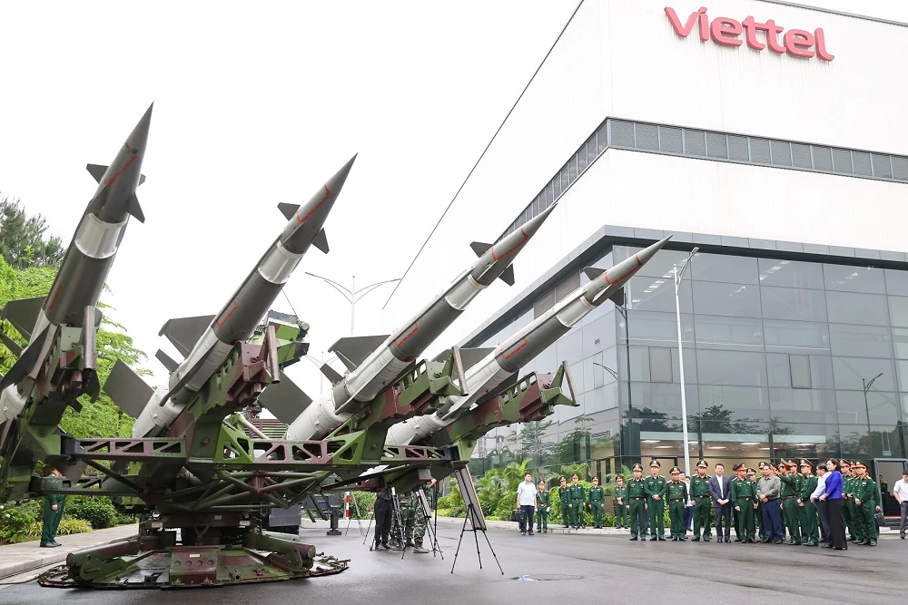 thu-tuong-lam-viec-voi-viettel-ve-cong-nghiep-quoc-phong-cong-nghe-cao-2.JPG