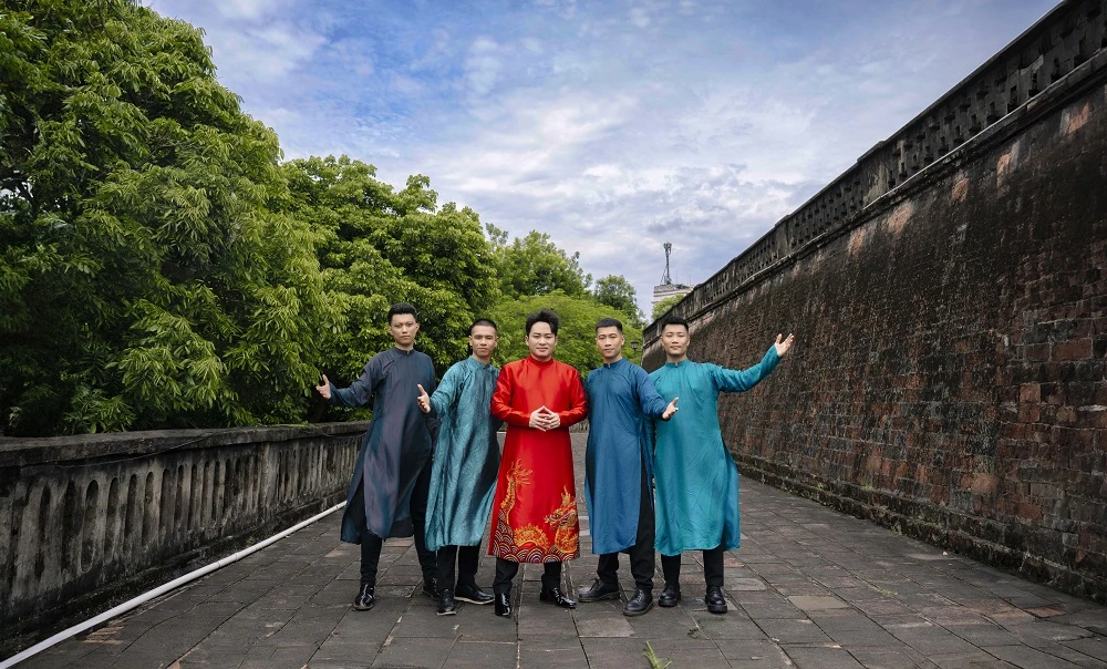 Việt Nam muôn màu,