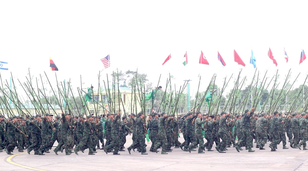 tong-duyet-khai-mac-trien-lam-quoc-phong-quoc-te-viet-nam-2024-5.JPG