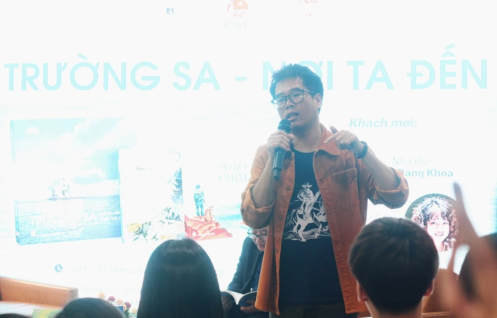 Nhà văn Nguyễn Xuân Thuỷ