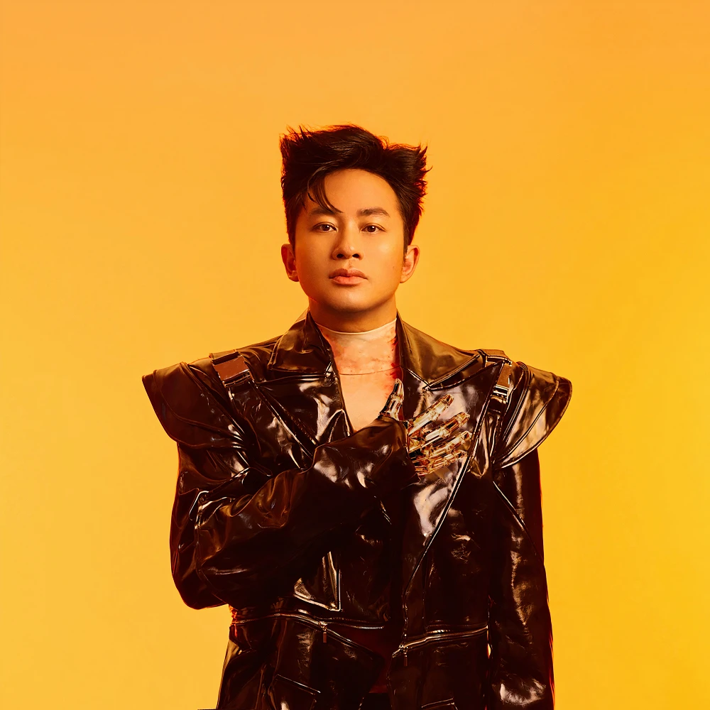 Ca sĩ Tùng Dương