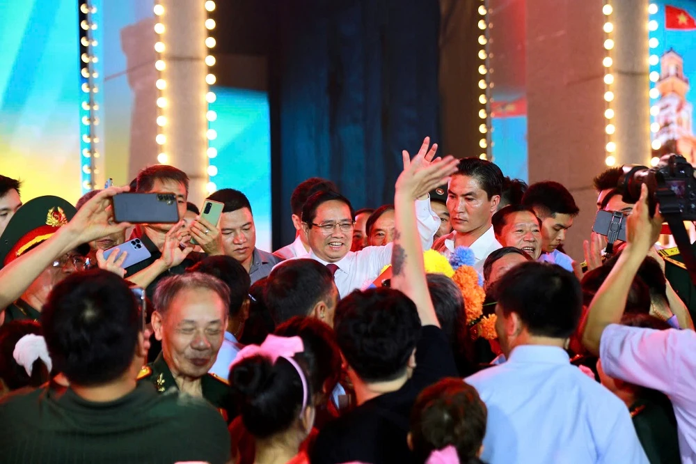 Thủ tướng Phạm Minh Chính và các đại biểu dự tại điểm cầu Hà Nội. Ảnh: THUÝ HẰNG.