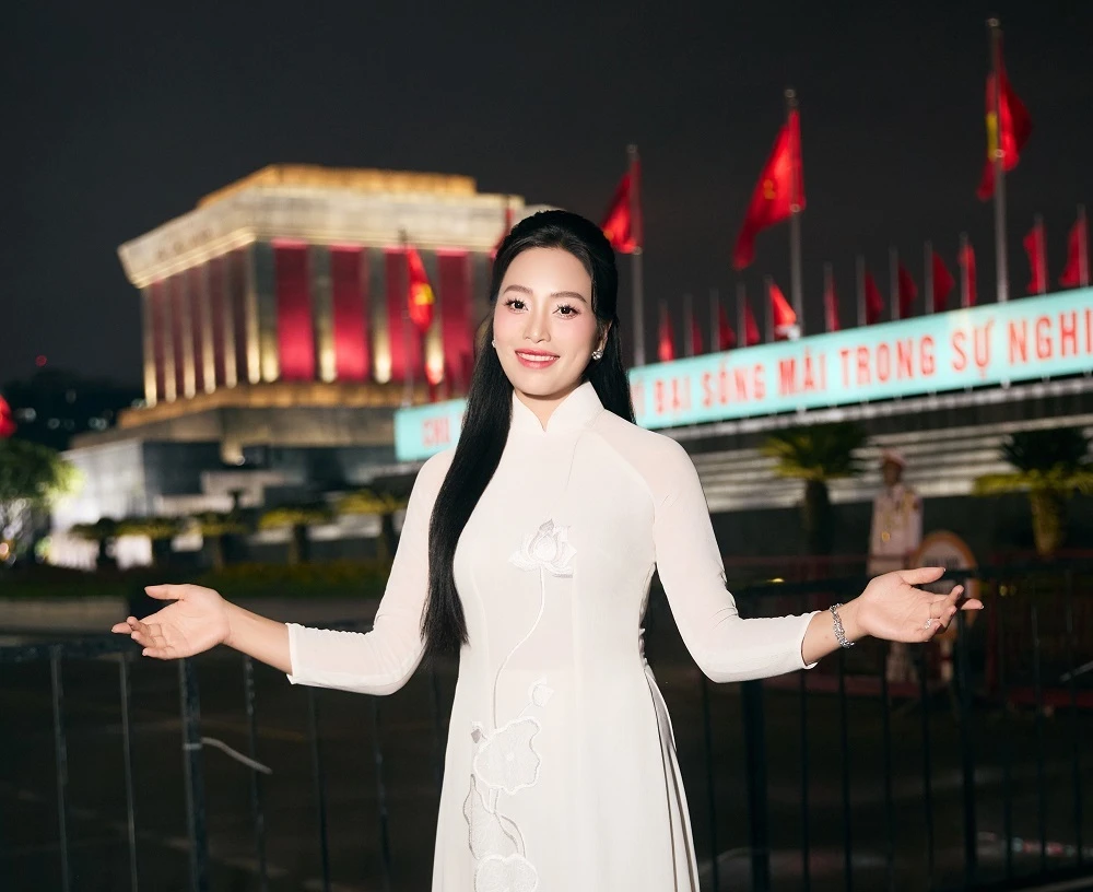 Ca sĩ Huyền Trang