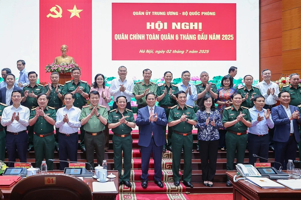 thu-tuong-pham-minh-chinh-du-hoi-nghi-quan-chinh-toan-quan-2.jpg
