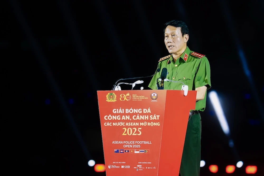 khai-mac-giai-bong-da-cong-an-canh-sat-cac-nuoc-asean-mo-rong-2.JPG