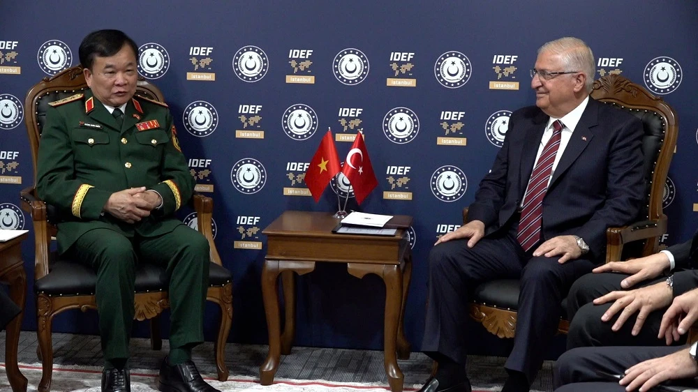 hợp tác quốc phòng