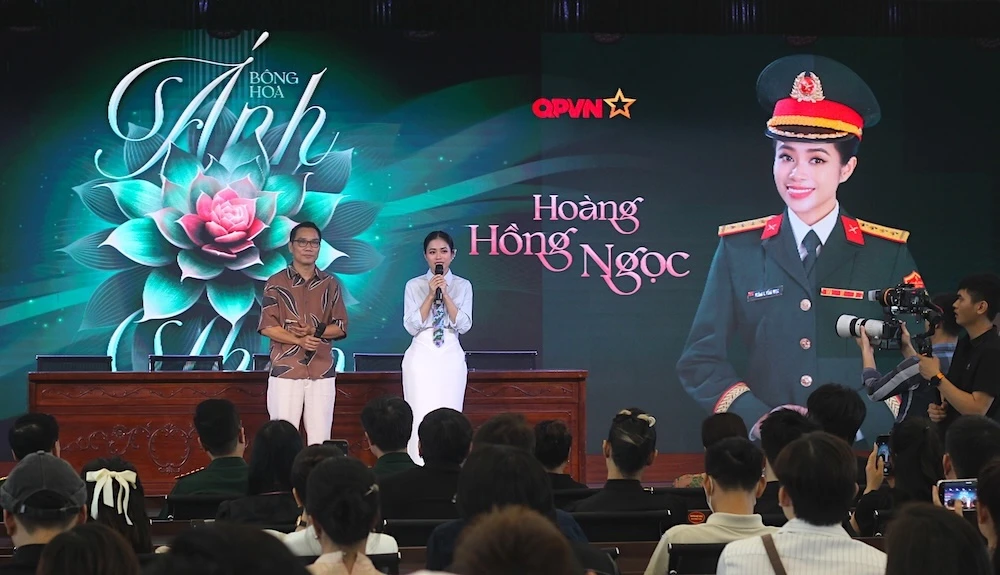 Quán quân Sao Mai Hoàng hồng ngọc