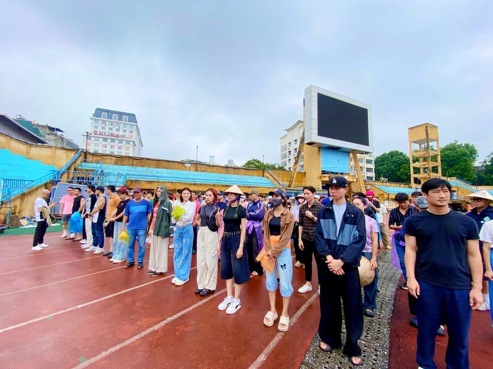 tham gia diễu binh