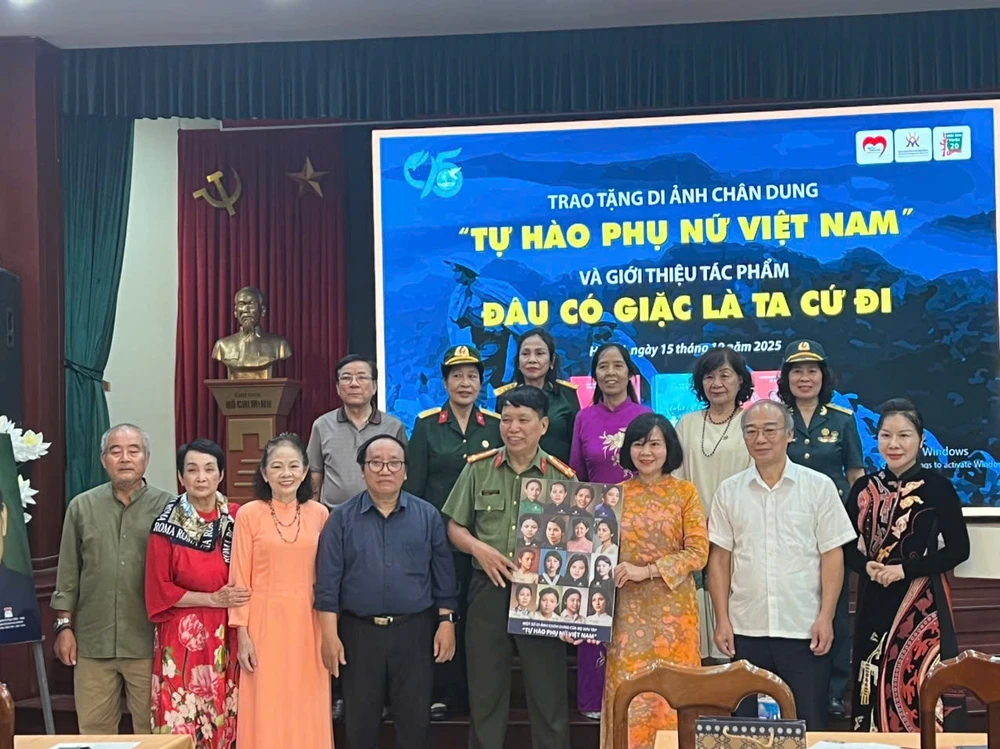 nữ Anh hùng - liệt sĩ