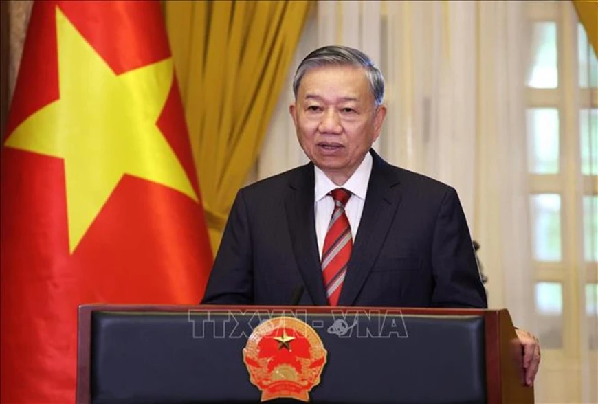 ong-bi-thu-chu-tich-nuoc-to-lam-len-duong-tham-cap-nha-nuoc-toi-cong-hoa-an-do-.jpeg