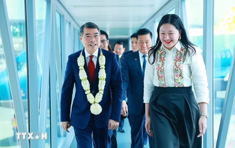 thu-tuong-le-minh-hung-den-philippines-du-hoi-nghi-cap-cao-asean-lan-thu-48-1.jpeg