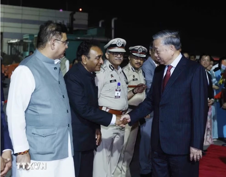 Tổng Bí thư, Chủ tịch nước Tô Lâm rời Mumbai, tiếp tục lên đường tới Colombo, Sri Lanka. Ảnh TTXVN.-1.jpeg