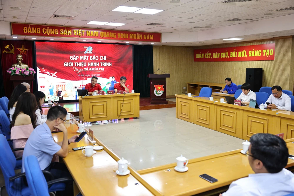 phat-dong-cuoc-thi-sang-tac-ca-khuc-bang-ai-ve-tinh-yeu-to-quoc-1.jpg
