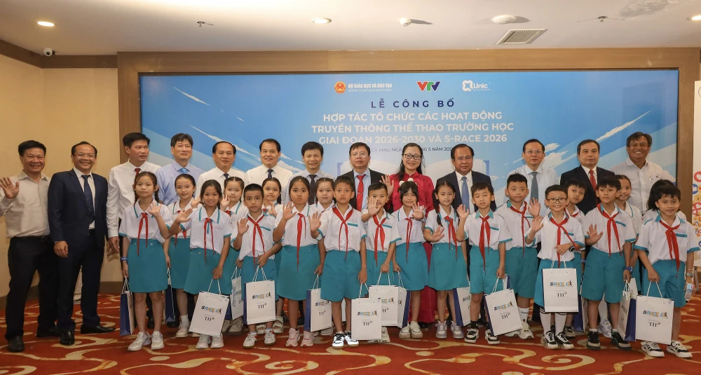 hon-12-000-nguoi-tham-gia-giai-chay-hoc-sinh-s-race-2026-tai-ca-mau--2.JPG