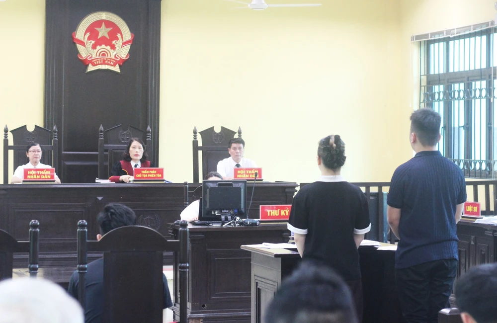 toa-tra-ho-so-dieu-tra-bo-sung-vu-nu-sinh-di-chuoc-cho-nhung-bi-truy-to-toi-cuop.JPG