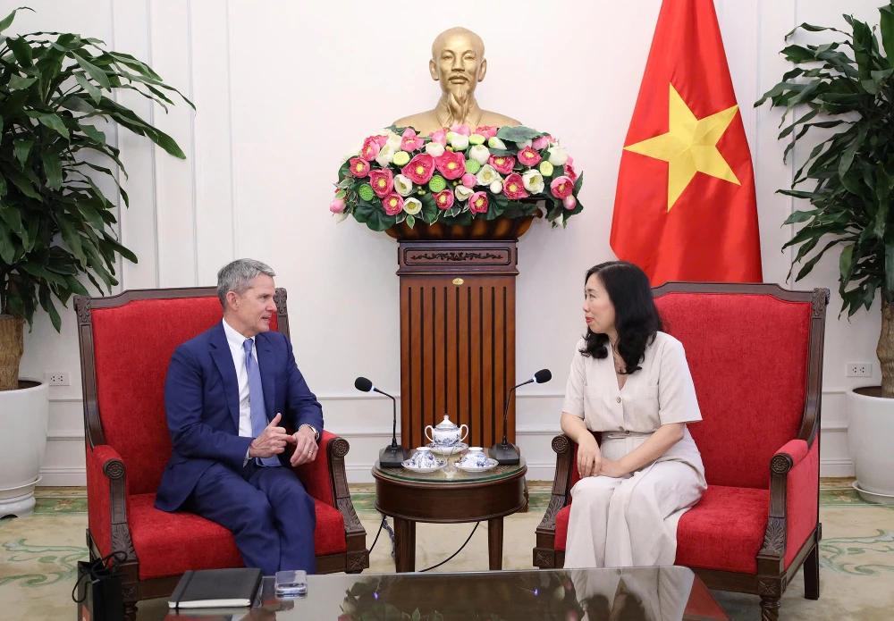 hang-truyen-hinh-cnn-muon-tiep-tuc-ke-nhung-cau-chuyen-ve-mot-viet-nam-moi-1.jpg