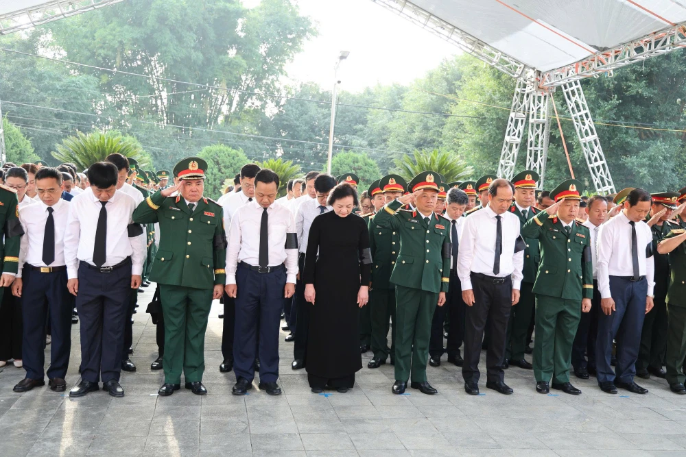 chien-dich-500-ngay-dem-da-quy-tap-duoc-974-hai-cot-liet-si-1-3.jpg