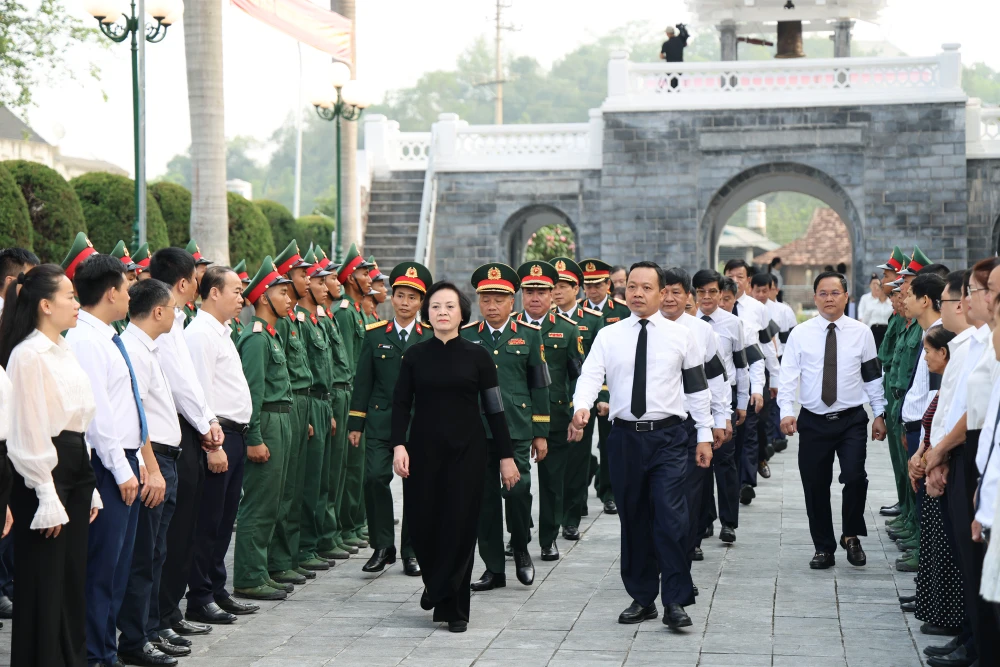 chien-dich-500-ngay-dem-da-quy-tap-duoc-974-hai-cot-liet-si.jpg