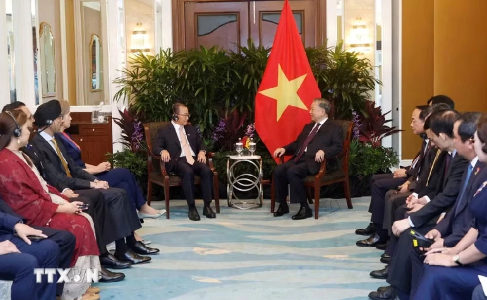 tong-bi-thu-chu-tich-nuoc-to-lam-hoi-kien-chu-tich-quoc-hoi-singapore-1.jpeg