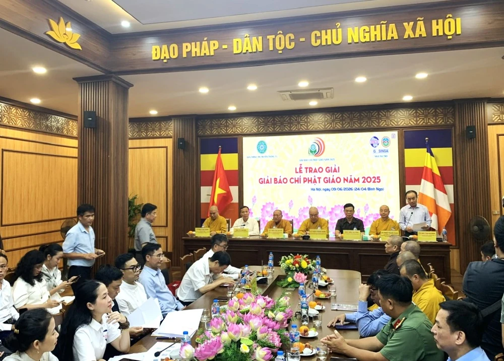 vinh-danh-35-tac-pham-xuat-sac-tai-giai-bao-chi-phat-giao-nam-2025.jpg