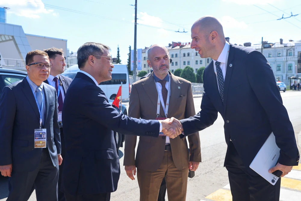 thu-tuong-chinh-phu-le-minh-hung-toi-tham-trien-lam-made-in-tatarstan-1.jpg