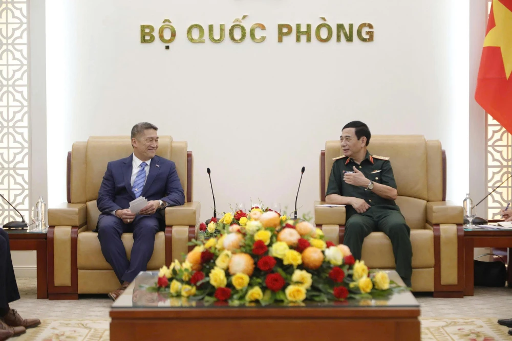 dai-tuong-phan-van-giang-tiep-quyen-bo-truong-bo-hai-quan-hoa-ky-hung-cao.jpg