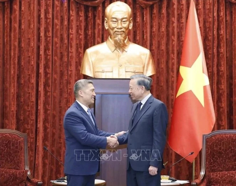tong-bi-thu-chu-tich-nuoc-to-lam-tiep-quyen-bo-truong-bo-hai-quan-hoa-ky-hung-cao.jpeg