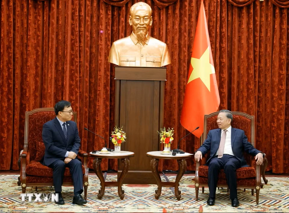 :tong-bi-thu-chu-tich-nuoc-to-lam-tiep-dai-su-han-quoc-tai-viet-nam-.png