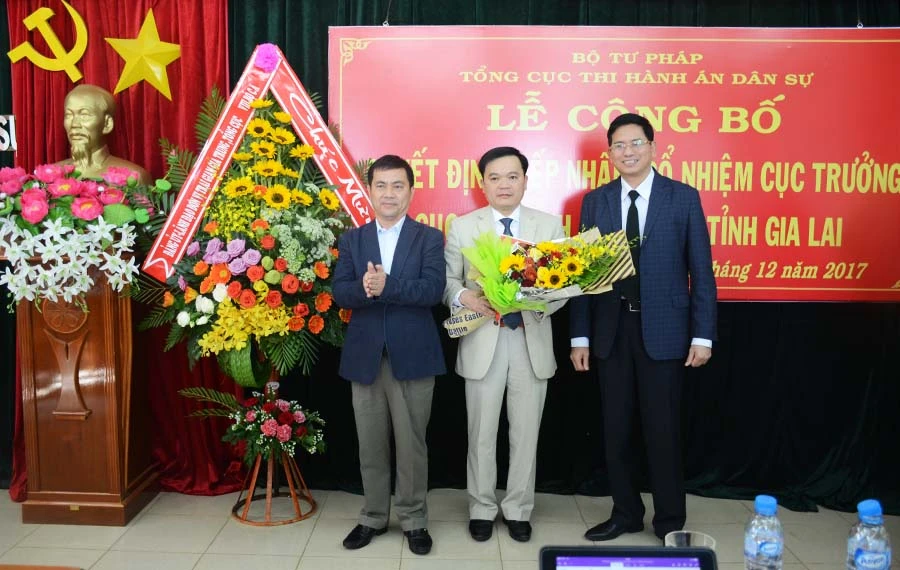 Nhân sự mới ảnh 1