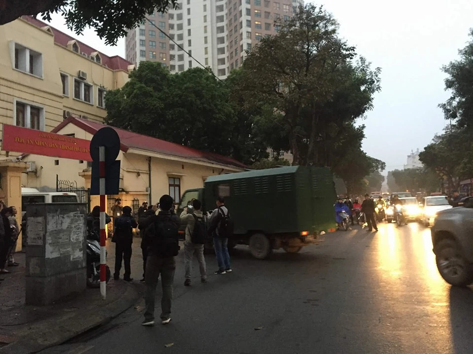 An ninh thắt chặt trong phiên xử ông Đinh La Thăng ảnh 2