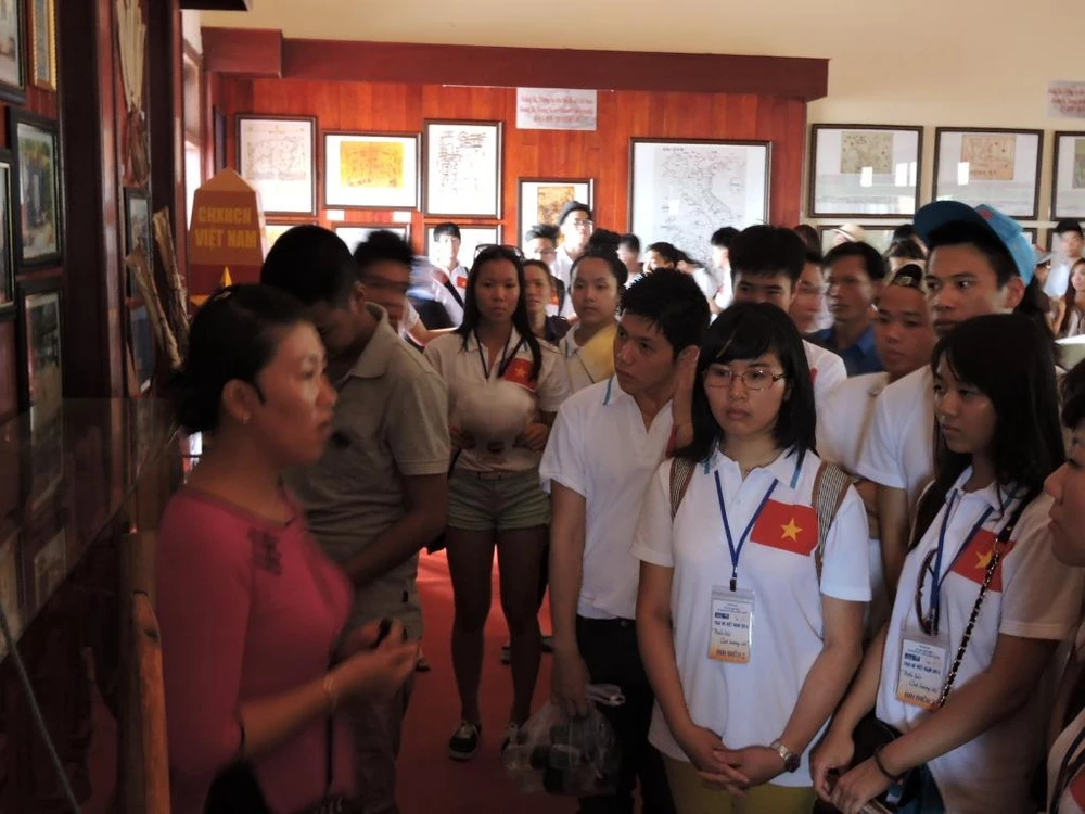 Hàng trăm khách du lịch du xuân đảo Lý Sơn ảnh 3