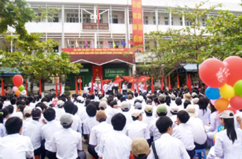 Trò viết đơn xin đổi cô dạy toán và hành xử của trường ảnh 1