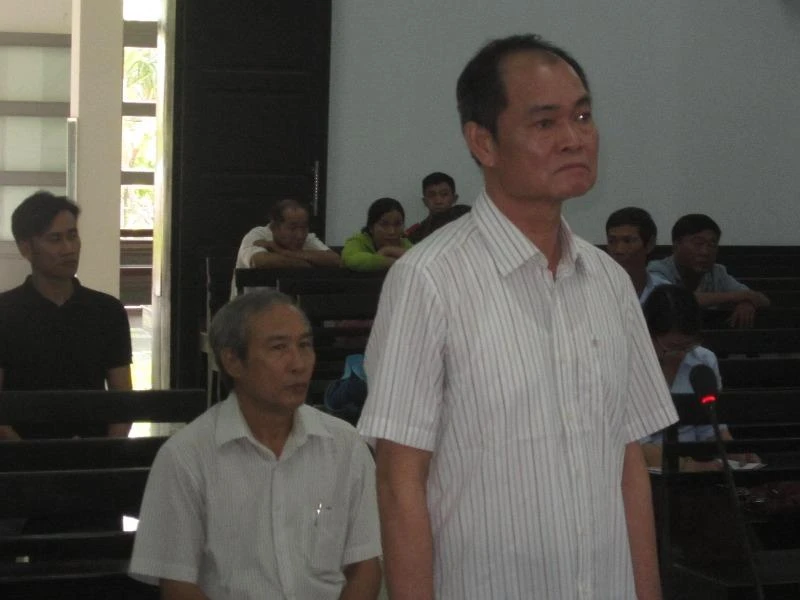 Nguyên trưởng, phó ban quản lý vịnh Nha Trang hầu tòa