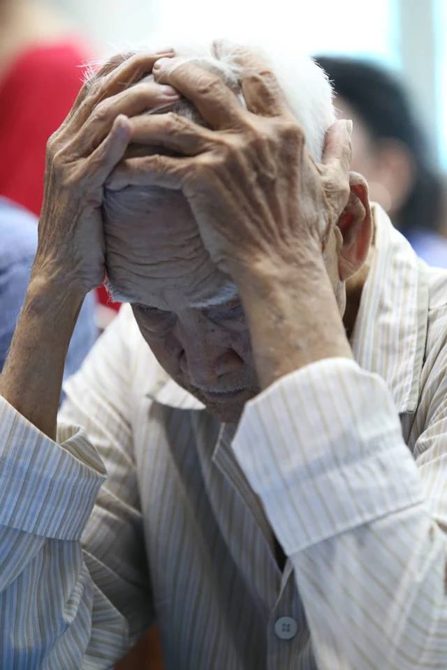 Gần 20 giờ, tổ ĐBQH còn nghe cử tri Thủ Thiêm phản ánh ảnh 6