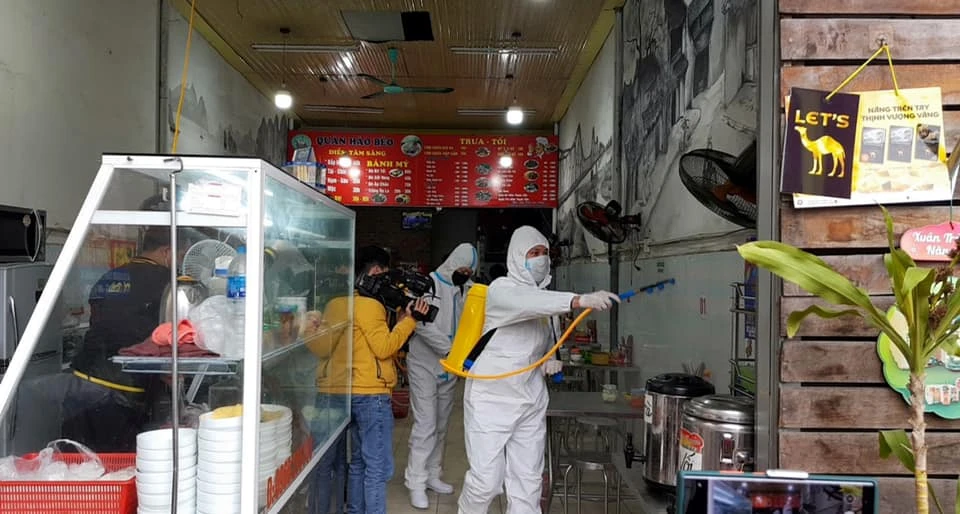 Quảng Ninh: Khen thưởng gia đình hoãn cưới chống COVID-19 ảnh 2