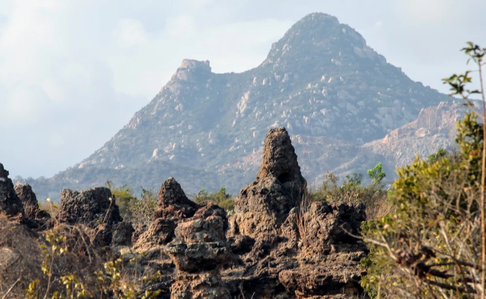 Truyền thuyết về bãi đá cổ Karang Chaklaing tuyệt đẹp ảnh 13