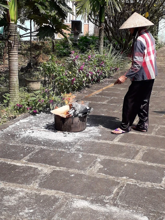 Lễ 'Hóa vàng' Tết Nhâm Dần 2022 ảnh 8