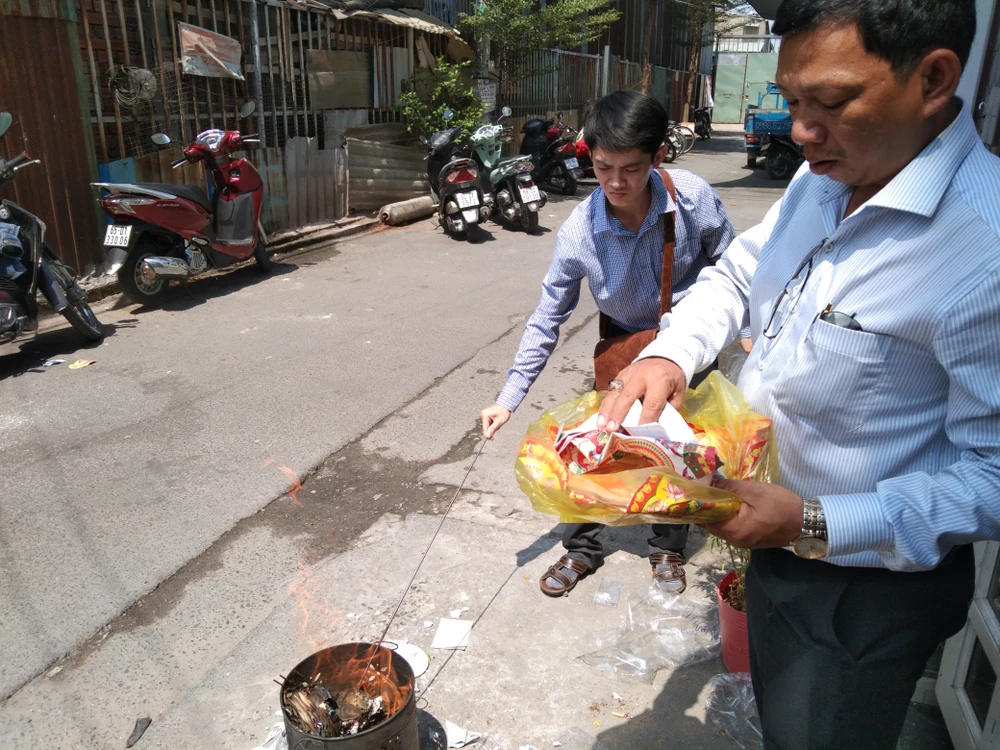 Lễ 'Hóa vàng' Tết Nhâm Dần 2022 ảnh 7