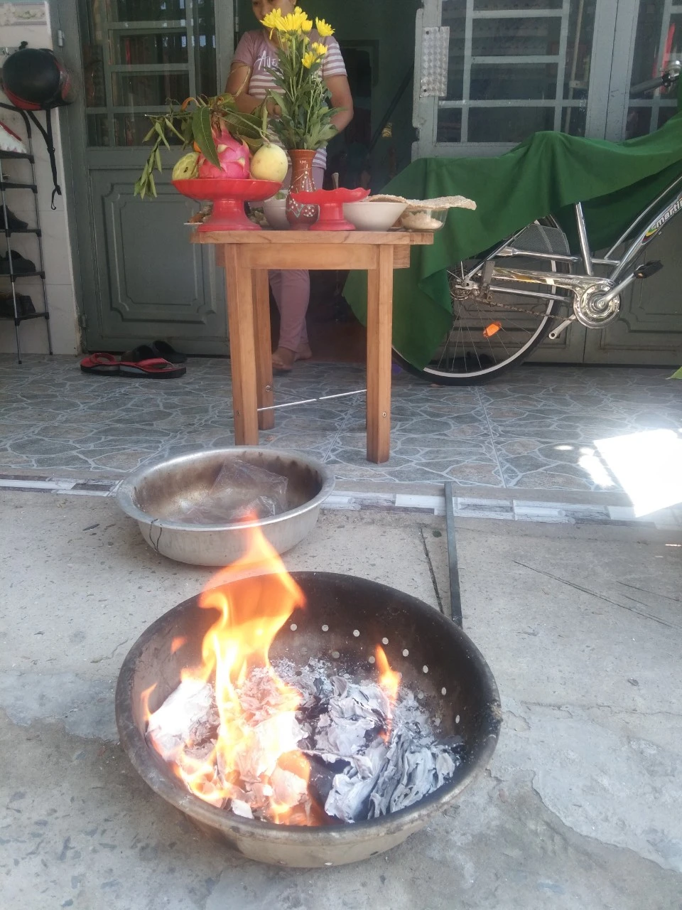 Lễ 'Hóa vàng' Tết Nhâm Dần 2022 ảnh 9