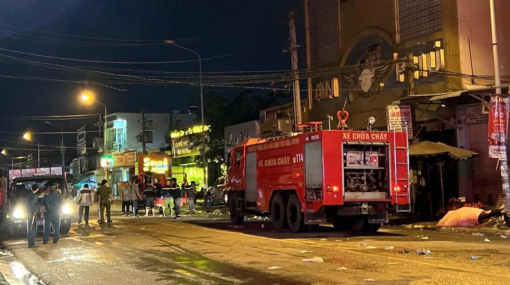 Lực lượng chữa cháy có mặt sau 10 phút nhận tin