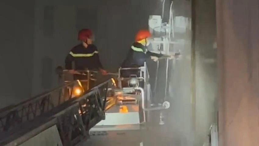 Quán karaoke có nhiều vật liệu dễ cháy nên bùng phát nhanh